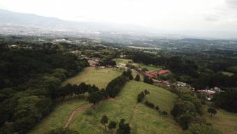 Se vende amplia finca con lote de mas de 286,000m2 en San José de la Montaña 23-2563