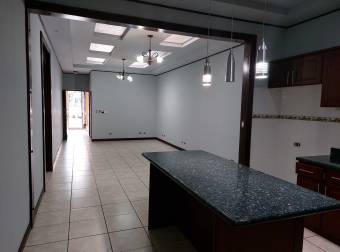 Se vende linda casa en Tres Ríos