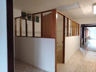 Venta de Casa Comercial en Catedral, San José. RAH 25-130