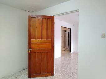 Venta de Casa Comercial en Catedral, San José. RAH 25-130