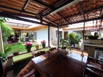 Venta de Casa en Rohrmoser, San José. RAH 25-139