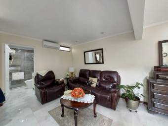 Venta de Casa en Rohrmoser, San José. RAH 25-139