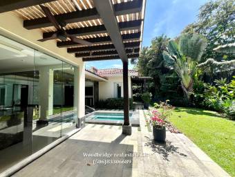 Casa moderna en Santa Ana Hacienda Lindora alquiler o venta