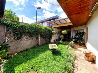 Venta de Casa en Rohrmoser, San José. RAH 25-139