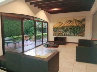 Venta de Casa en Pozos, Santa Ana. RAH 25-167