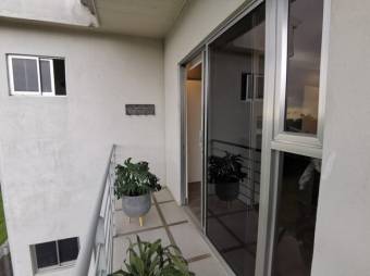 Se vende moderno apartamento en condominio de Ulloa en Heredia 23-1355