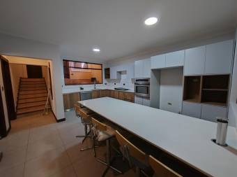 Venta de Casa en Curridabat, San José. RAH 24-1101