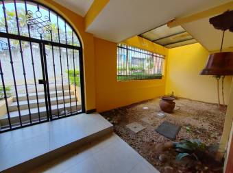 Venta de Casa en Curridabat, San José. RAH 24-1101