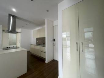 Se vende moderno apartamento en condominio de San Rafael en Escazú 25-138