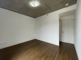 Se vende moderno apartamento en condominio de San Rafael en Escazú 25-138