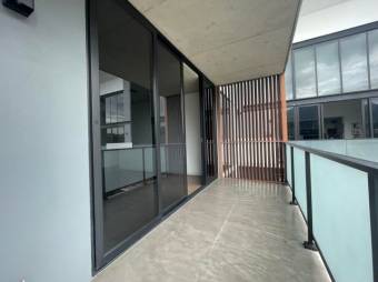 Se vende moderno apartamento en condominio de San Rafael en Escazú 25-138