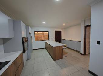 Venta de Casa en Curridabat, San José. RAH 24-1101