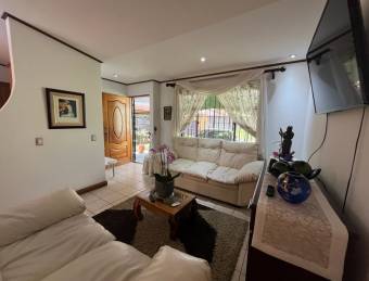 INDEPENDENT 1 FLOOR HOUSE FOR SALE IN RESIDENTIAL SANTA ANA POZOS 3 BEDROOMS