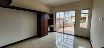 Se vende lujosa casa con patio y terraza en condominio de Barva 24-1384