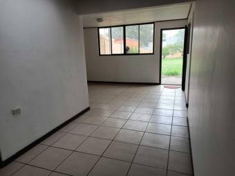 Se vende casa con  uso de suelo mixto en San Joaquín de Heredia 24-1810