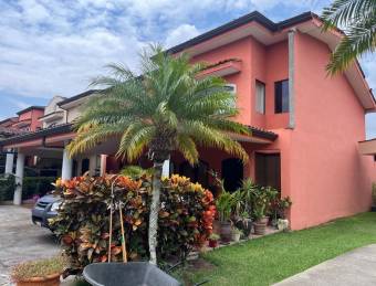 2-STORY HOUSE FOR SALE IN LINDORA CONDOMINIUM 2 BEDROOMS  SERVICE