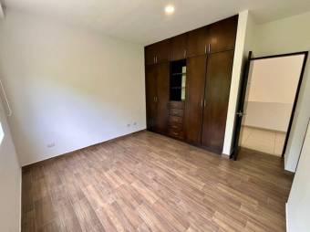 Se vende moderna casa en condominio de Curridabat en San José 25-117