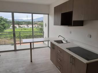 Se vende condominio para inversión ya alquilado con 5 casas y 15 apartamentos en Lindora 25-112