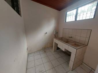 Se vende casa con amplio terreno de 673m2 en San Pablo de Barva 24-1711