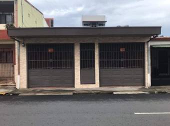 Se vende casa con uso de suelo mixto en Heredia centro A23-1223