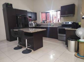 Se vende espaciosa casa en San Francisco Heredia A25-152