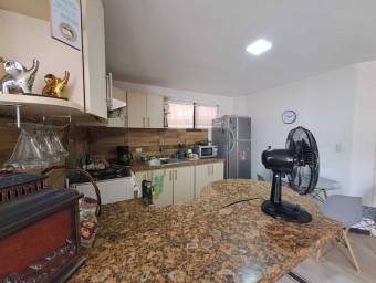 Venta de Casa en Rohrmoser, San José. RAH 24-488