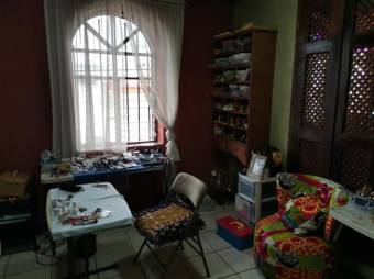 Se vende casa de dos niveles en San Francisco Heredia A23-1617