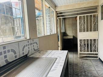 Se vende espaciosa casa con zona de alta demanda en Mercedes de Heredia A25-6