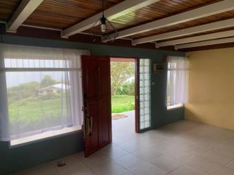 Venta de Casa  2 APTOS en El Guarco, Cartago. RAH 24-1270