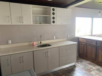 Venta de Casa  2 APTOS en El Guarco, Cartago. RAH 24-1270