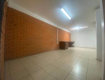 FOR RENT, SPACIOUS HOUSE, URUCA, NEAR THE TRAUMA HOSPITAL