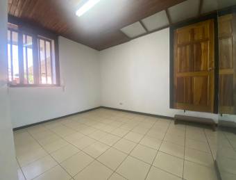 FOR RENT, SPACIOUS HOUSE, URUCA, NEAR THE TRAUMA HOSPITAL