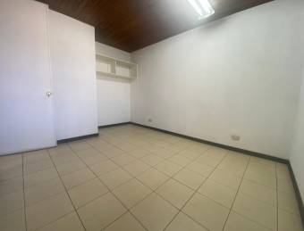 FOR RENT, SPACIOUS HOUSE, URUCA, NEAR THE TRAUMA HOSPITAL