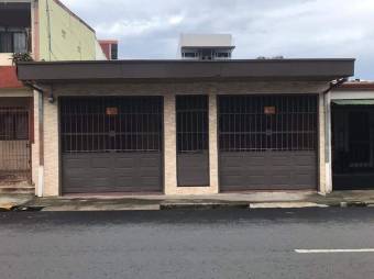 Se vende casa con uso de suelo mixto en Heredia Centro 23-1223