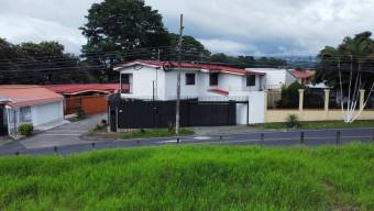 HOUSE FOR SALE IN HACIENDA VIEJA, CURRIDABAT.