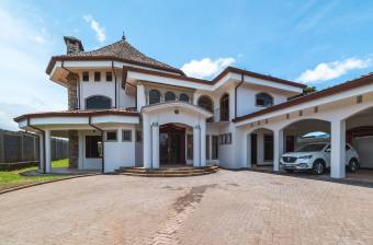 SE VENDE HERMOSA CASA EN SAN ISIDRO DE HEREDIA