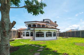 SE VENDE HERMOSA CASA EN SAN ISIDRO DE HEREDIA