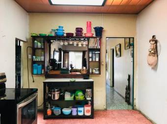 Se vende propiedad con uso de suelo mixto en Heredia Centro 24-1827