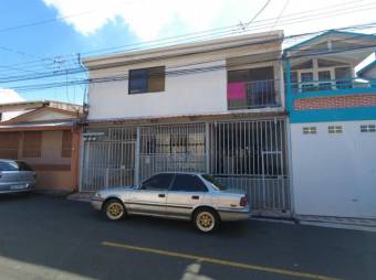 Se vende casa en importante zona comercial en San Francisco Heredia A24-1253