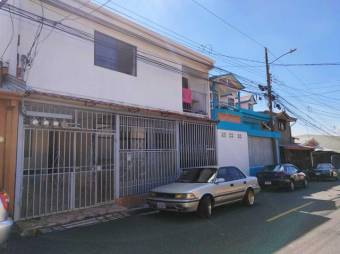 Se vende casa en importante zona comercial en San Francisco Heredia A24-1253