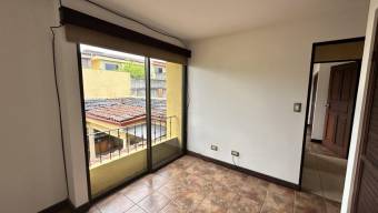 Se vende moderna casa con piscina en condominio de San Antonio de Bélen 24-1669 