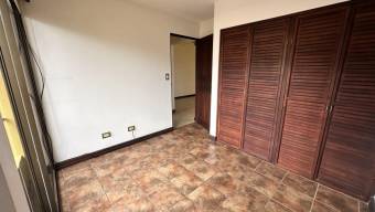 Se vende moderna casa con piscina en condominio de San Antonio de Bélen 24-1669 