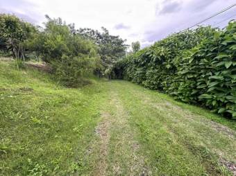 Se alquila cabaña totalmente amoblada con extenso jardin en San Antonio Escazu A25-237