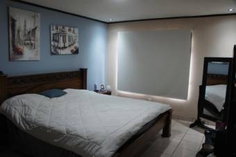 Se vende propiedad con 2 casa y amplias zonas verdes en San Rafael de Heredia 23-1621