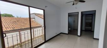 Se vende casa de dos niveles en condominio exclusivo en Ulloa Heredia A24-1852