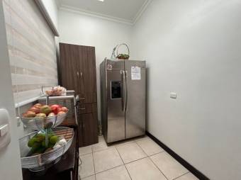 Se vende espaciosa casa con mucha luz natural en San Francisco Heredia A24-1510