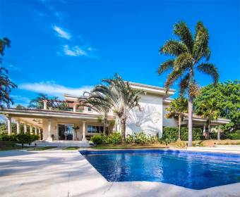 Luxury mansion for sale located in Quintas Tierra y Cañas in Las Vueltas de La Guácima, Alajuela.