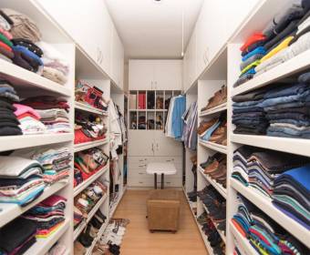 Luxury mansion for sale located in Quintas Tierra y Cañas in Las Vueltas de La Guácima, Alajuela.