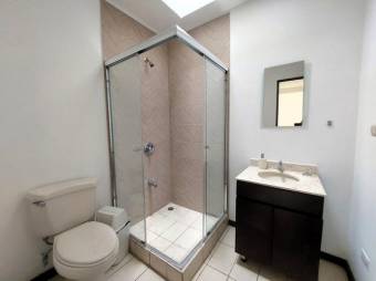 Se vende casa esquinera con patio en San Francisco Heredia 25-2038 Se vende casa esquinera con patio en San Francisco Heredia 25-2038