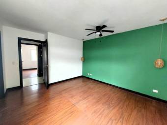 Se vende moderna casa con patio en San Antonio Escazú 25-1896 Se vende moderna casa con patio en San Antonio Escazú 25-1896